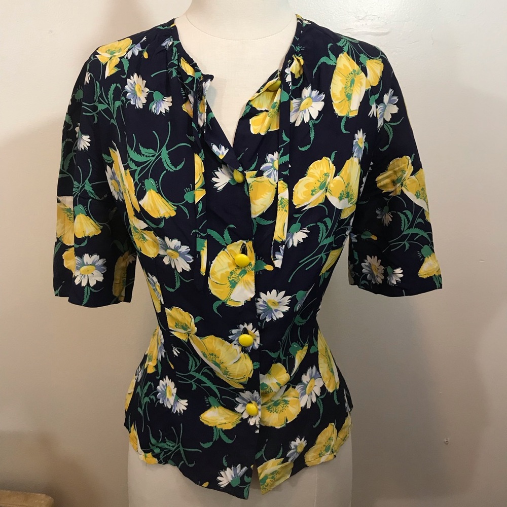 Vintage 1940s floral rayon top